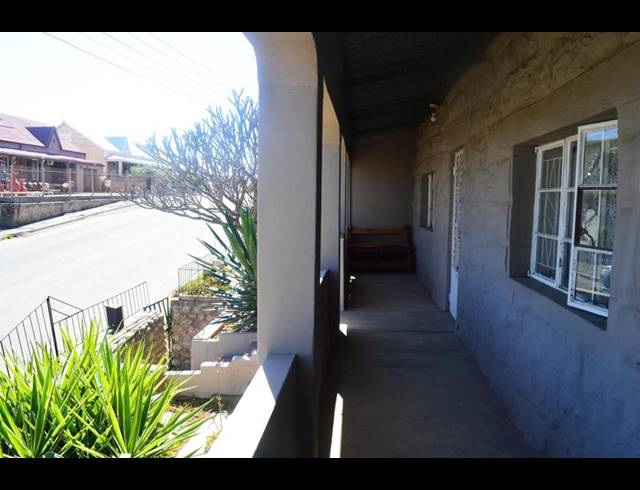 4 BEDROOM HOUSE FOR SALE IN OUDTSHOORN CENTRAL